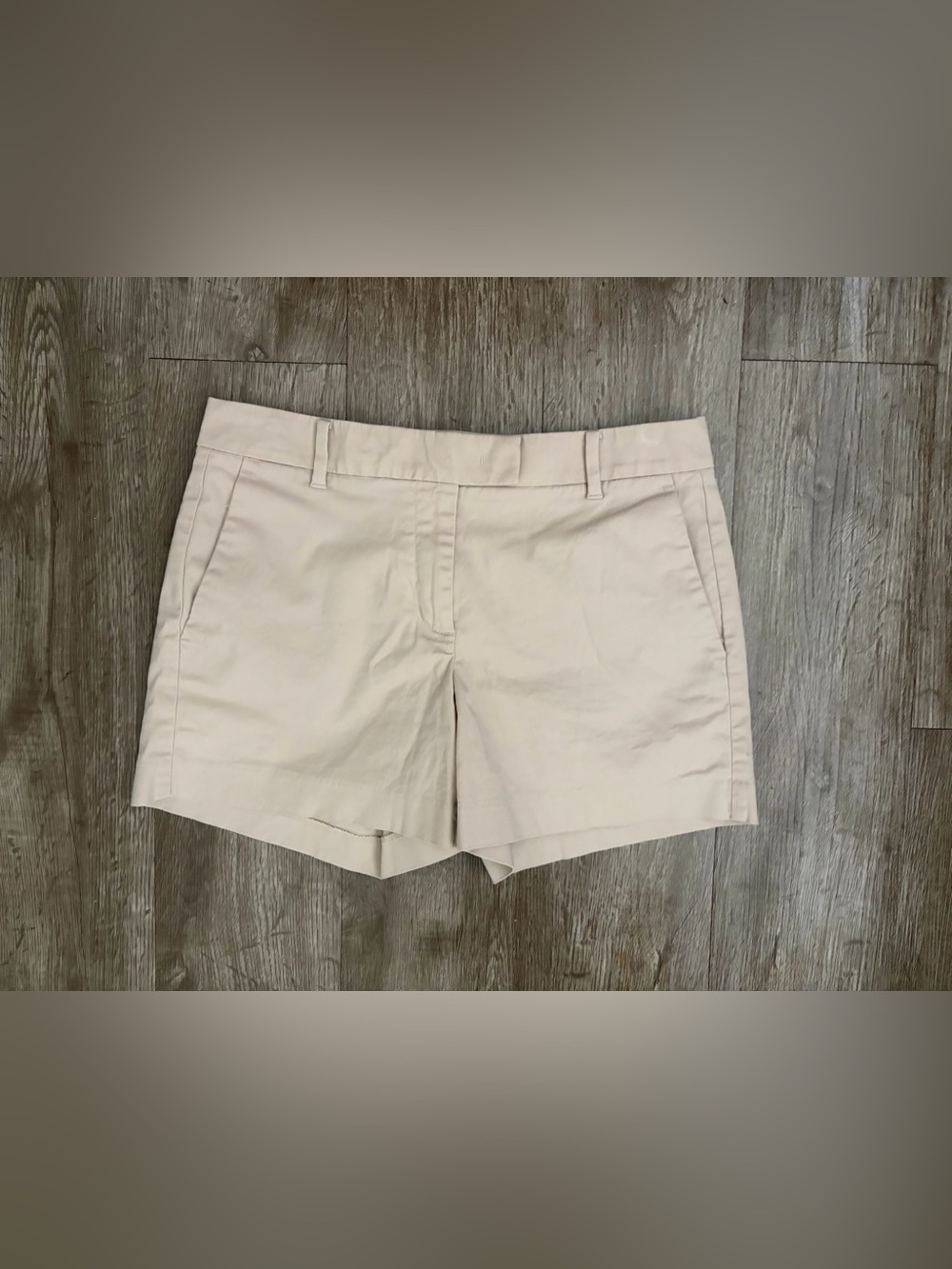 Ann Taylor Devin Fit Flat Front Tailored Quiet Luxury Minimalist Khaki Shorts 2